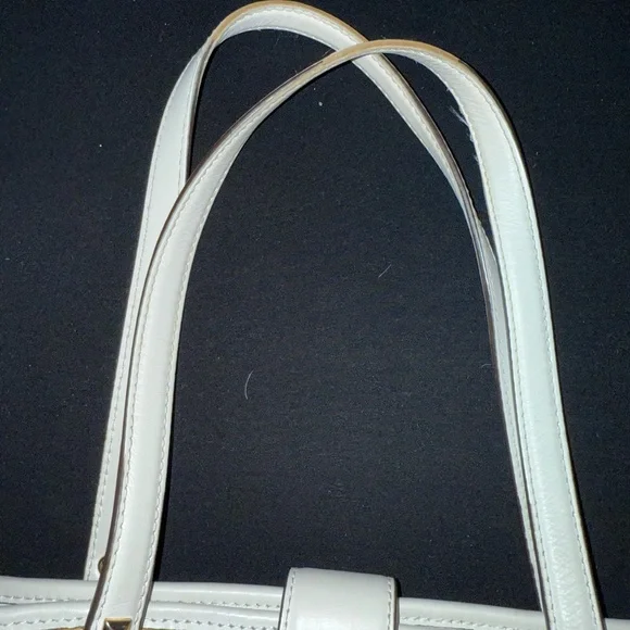 Stylish Tan and White Women's Tote Bag with Gold Clasp - Picture 7 of 7